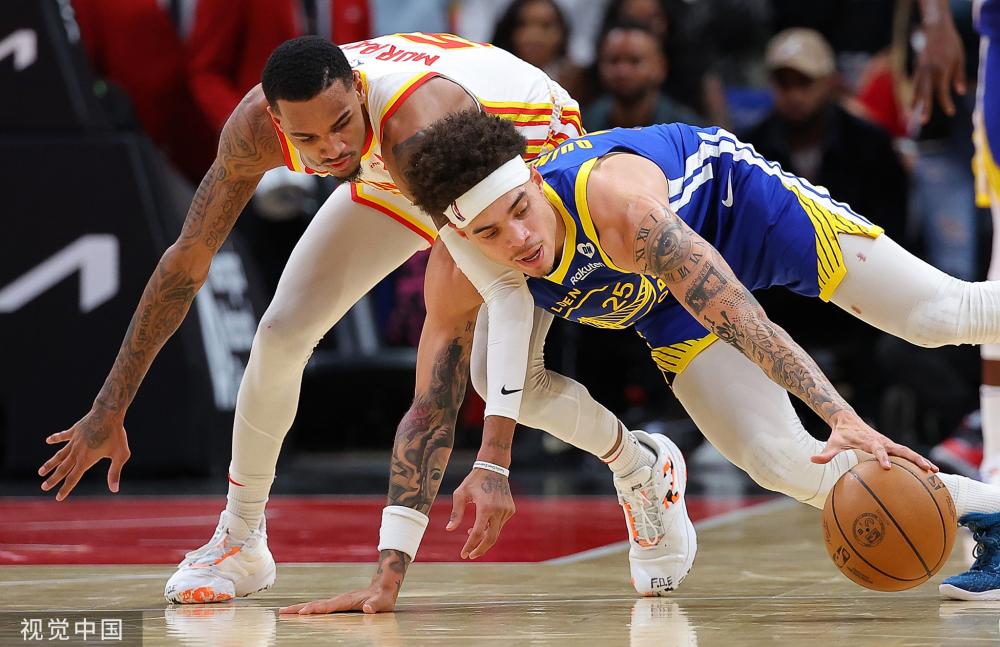 正是她得以 正是她得以